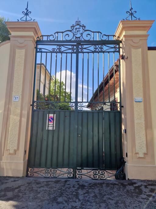 Serra Di Mare Casa Con Giardino Livorno Exterior foto