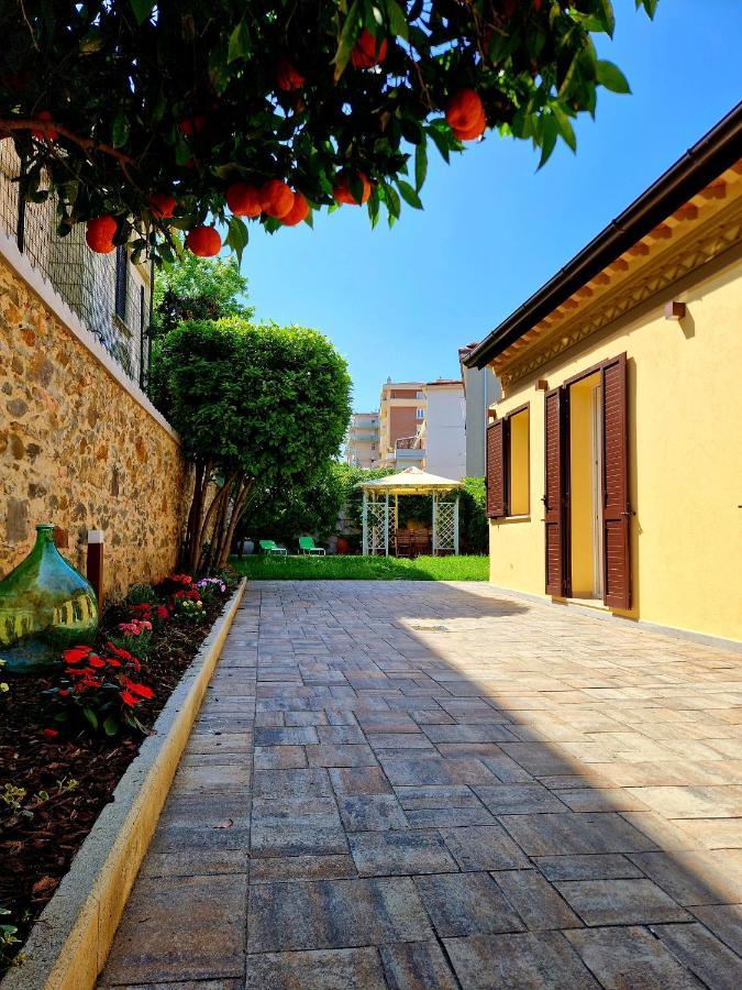 Serra Di Mare Casa Con Giardino Livorno Exterior foto